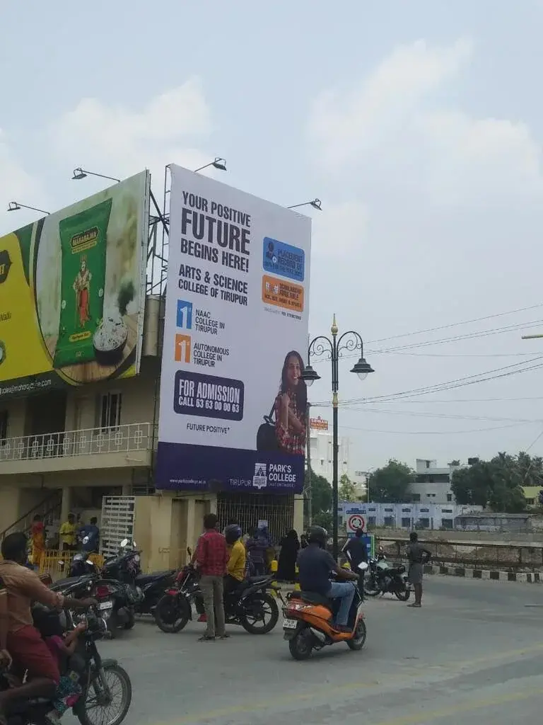 Park's College outdoor banner implementation by Brand Exposure