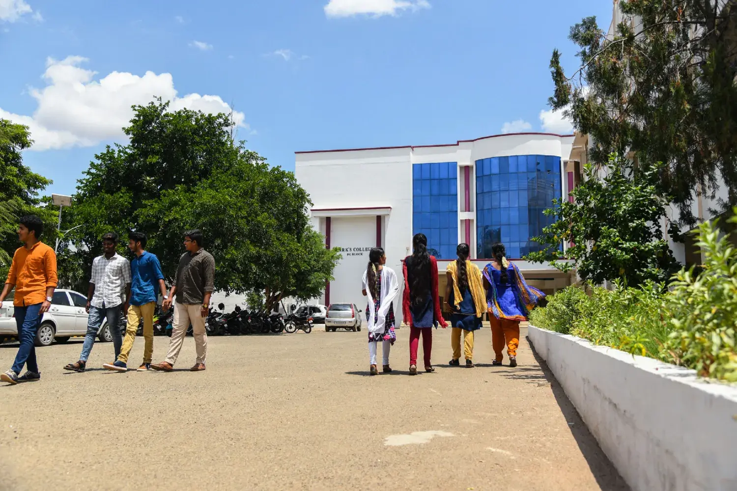 Park's College campus - students moving between the academic blocks